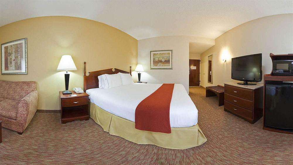 Holiday Inn Express Durham By Ihg Exterior photo