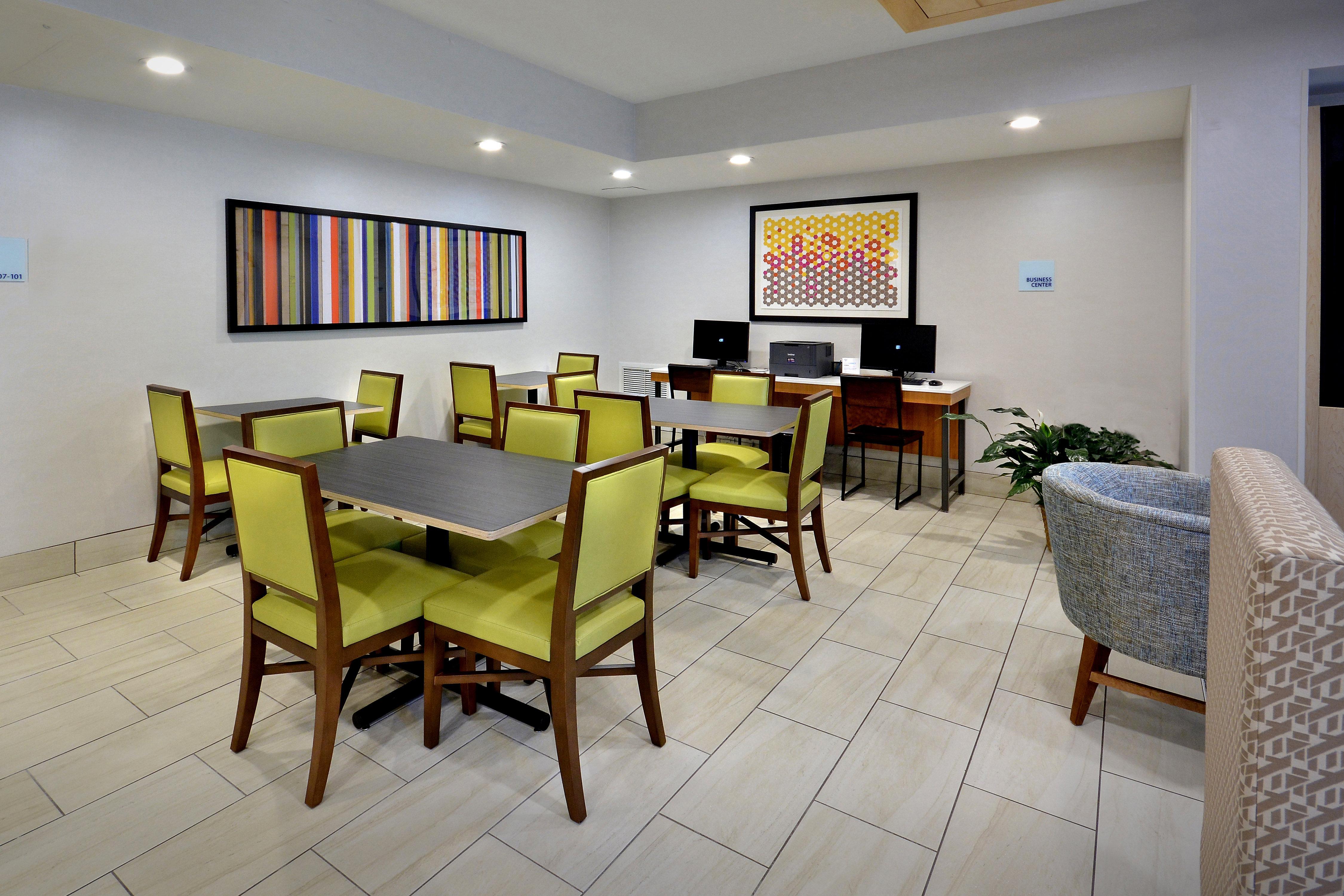Holiday Inn Express Durham By Ihg Exterior photo