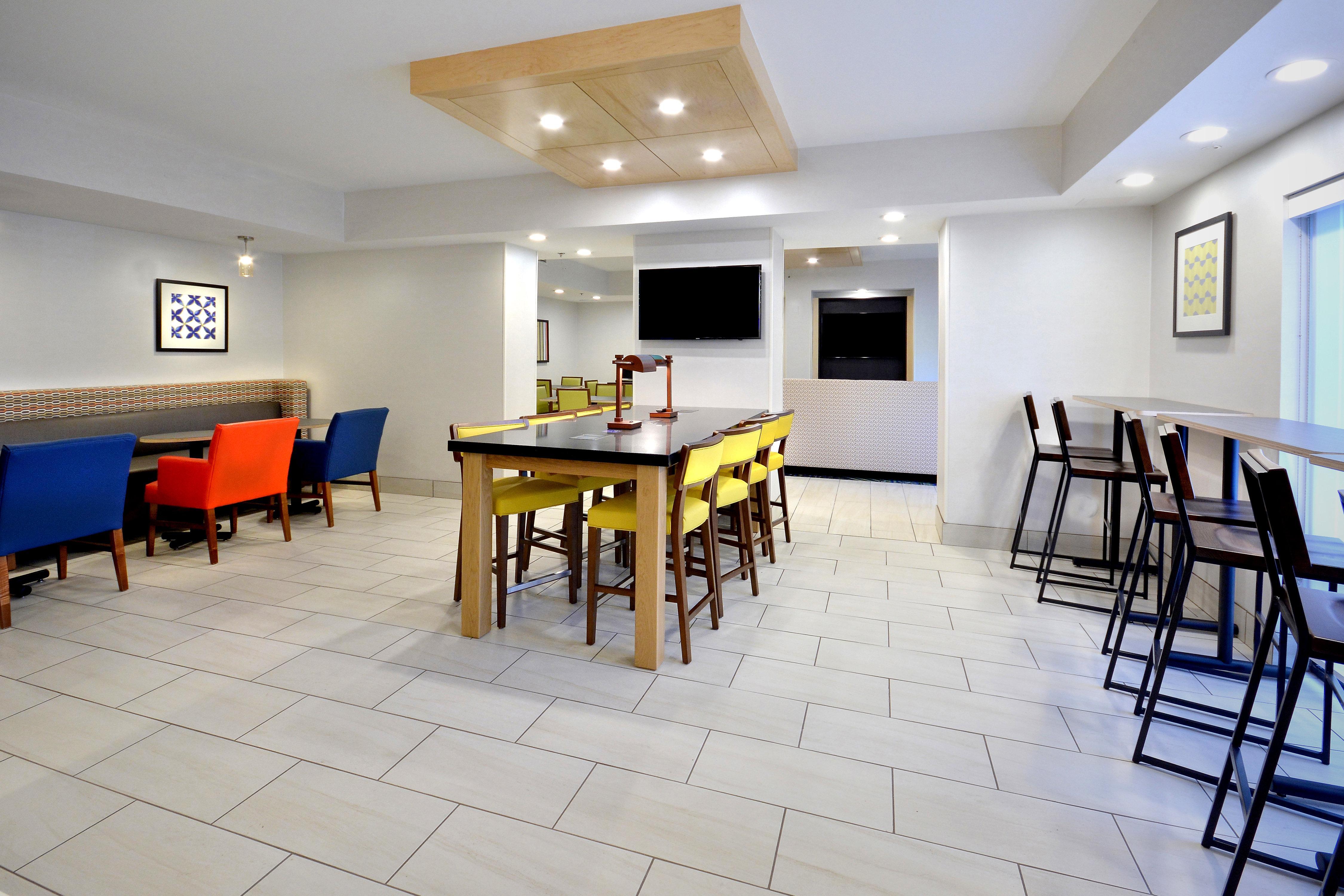 Holiday Inn Express Durham By Ihg Exterior photo